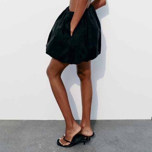 Zara Black Balloon Mini Skirt - Picture 3 of 3